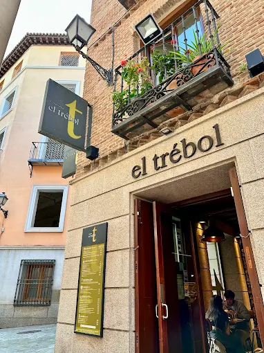 Taberna El Trébol La Maleta Inquieta