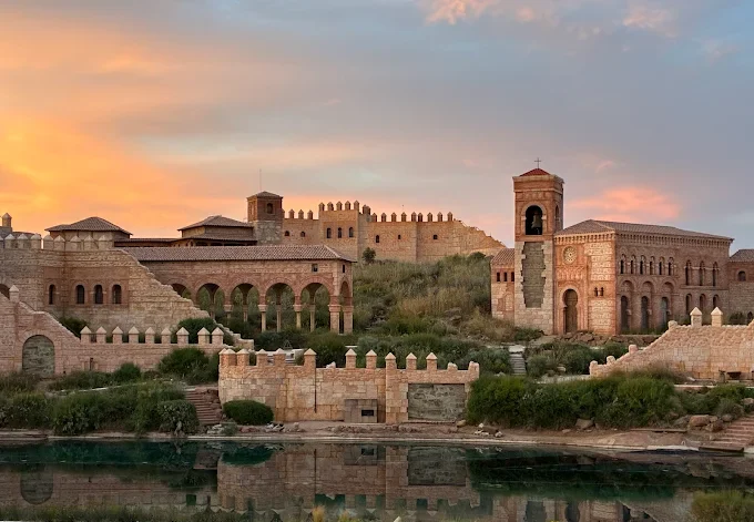 Puy du Fou Toledo - La Maleta Inquieta