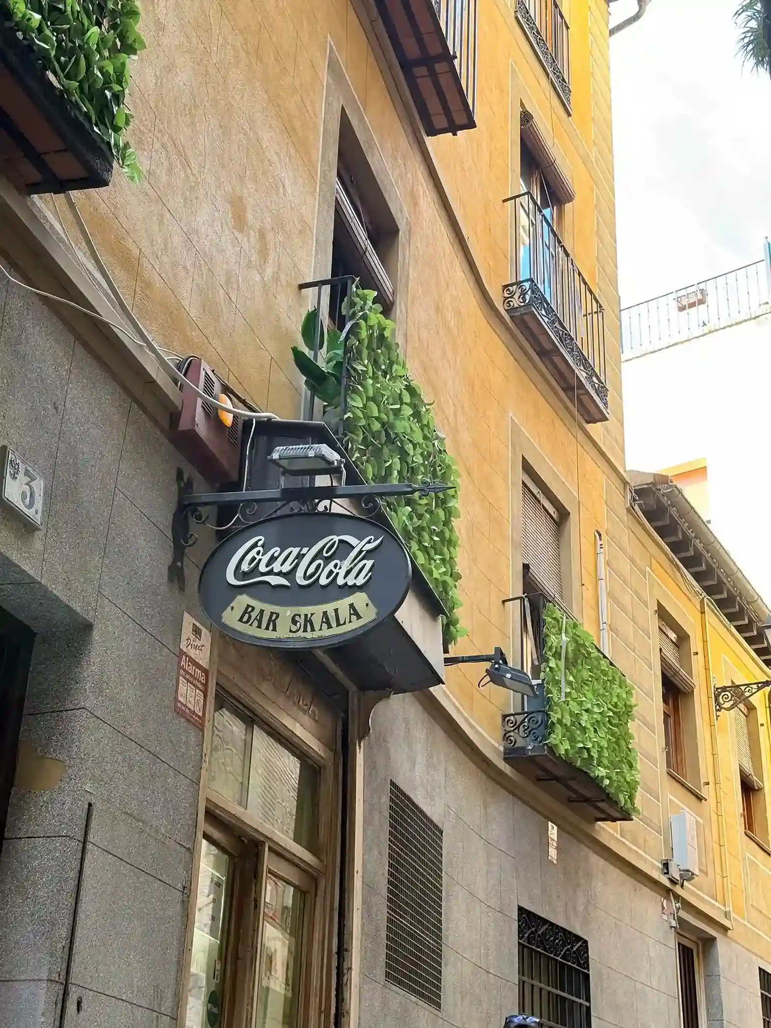 Taberna Skala La Maleta Inquieta