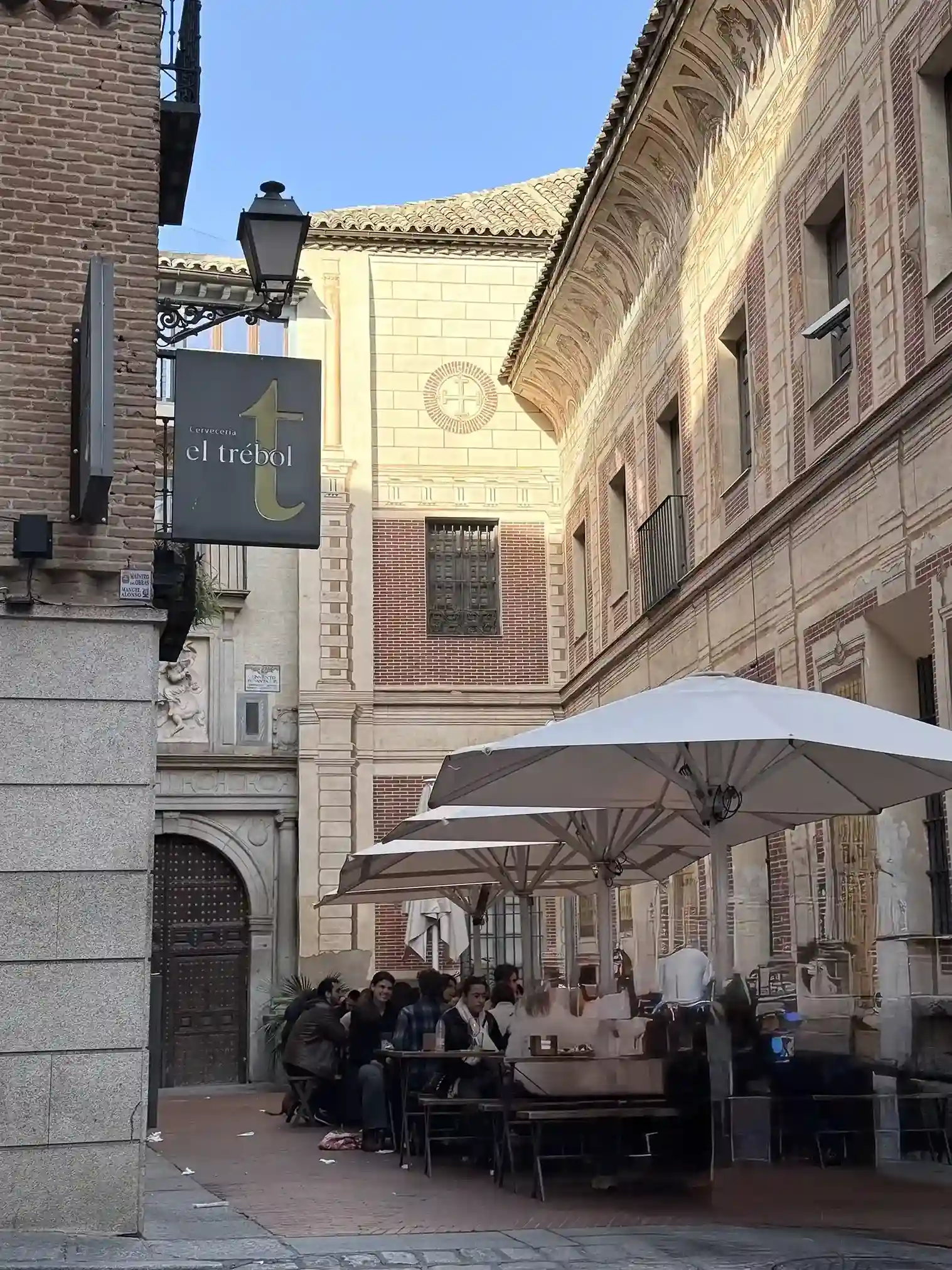 Taberna El Trébol La Maleta Inquieta