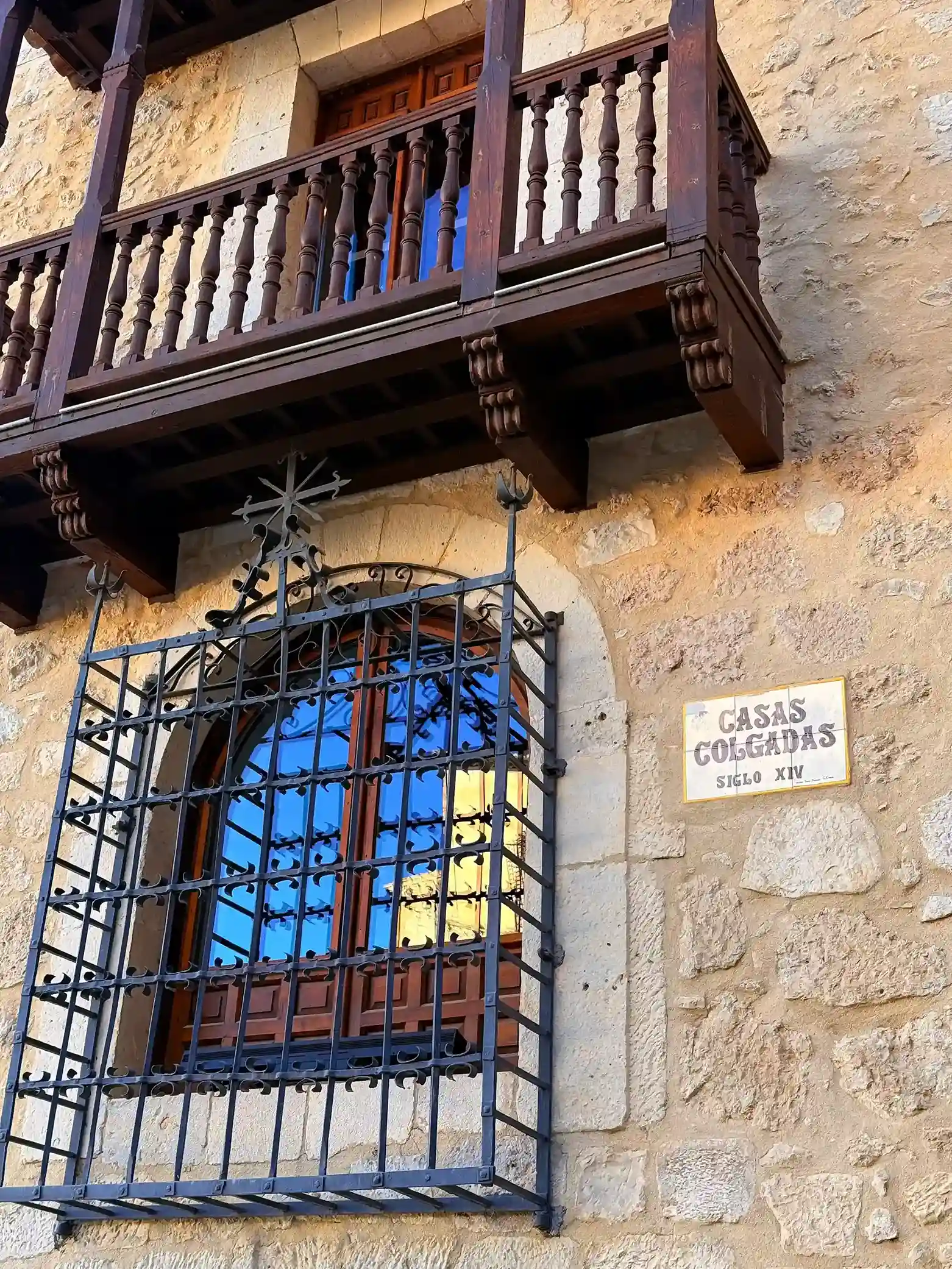 Casas Colgadas de Cuenca balcón - La Maleta Inquieta