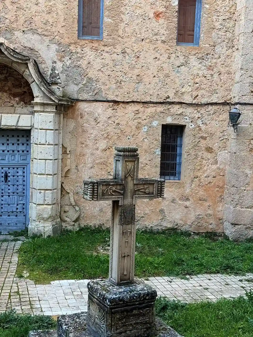Cruz del Diablo Cuenca - La Maleta Inquieta