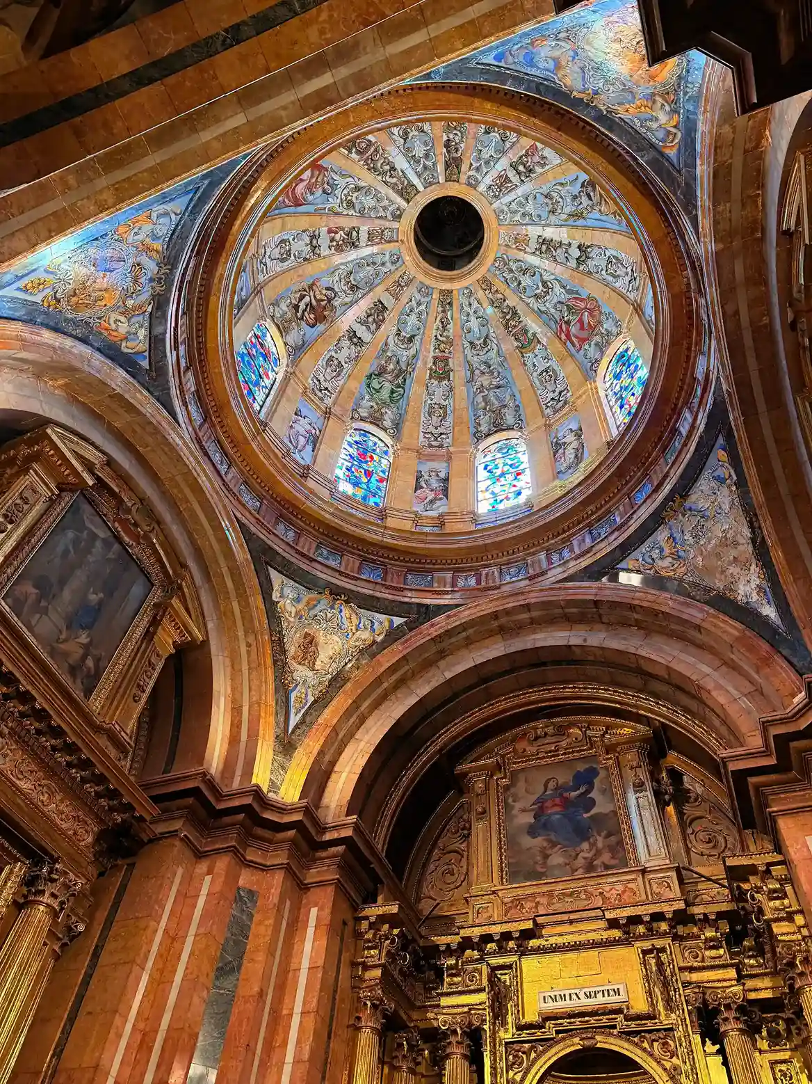 Interior Catedral de Cuenca - La Maleta Inquieta