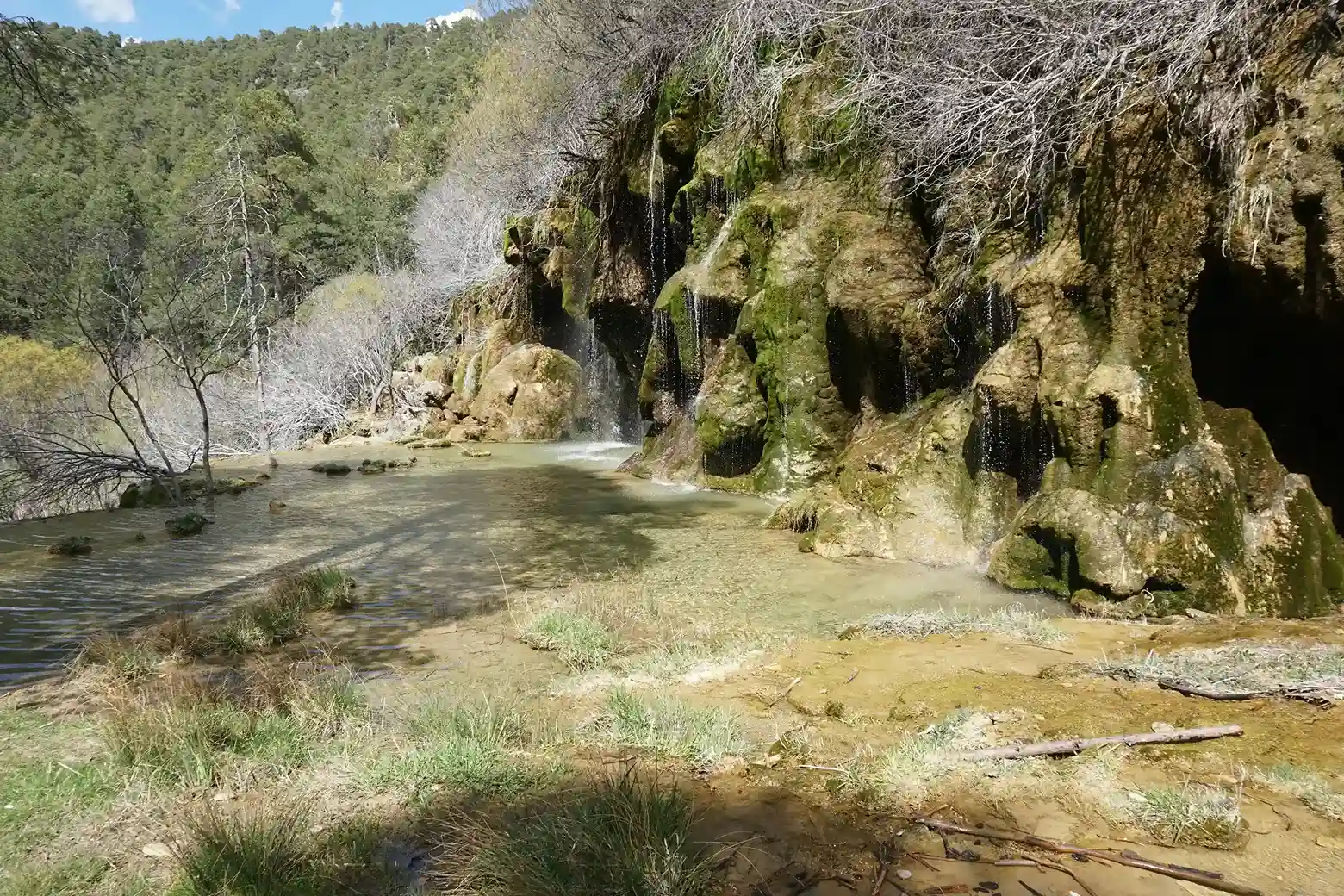 Nacimiento del Río Cuervo - La Maleta Inquieta