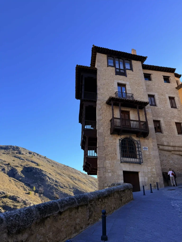 Comer en Cuenca barato, casas colgadas — La Maleta Inquieta