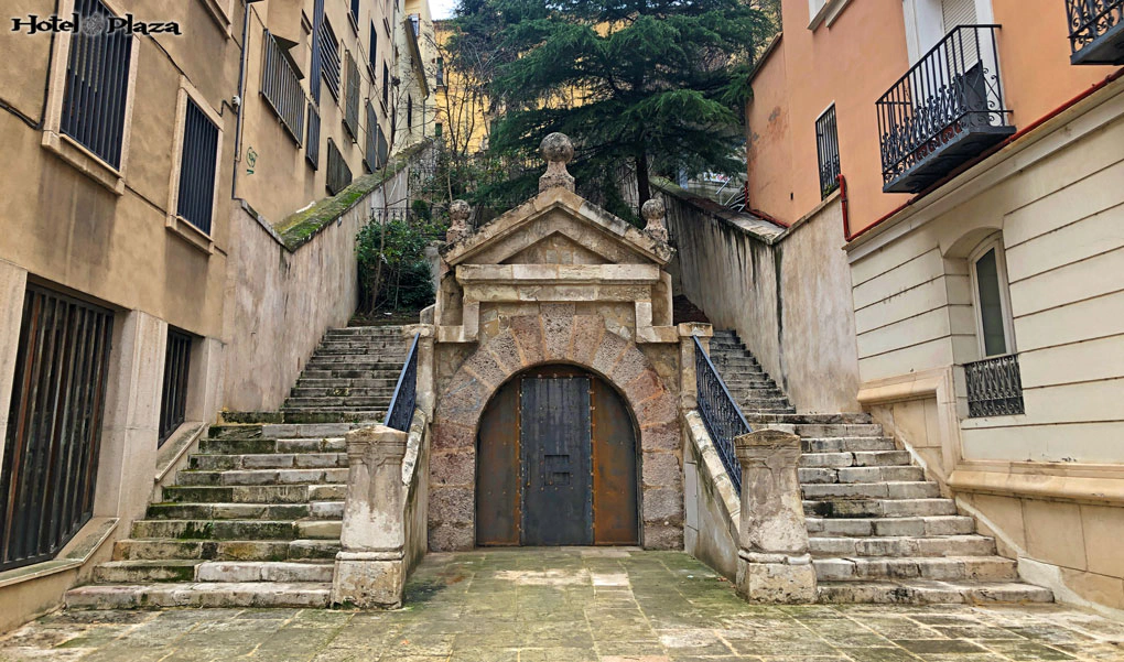 Entrada al túnel de la Guerra Civil en Cuenca — La Maleta Inquieta