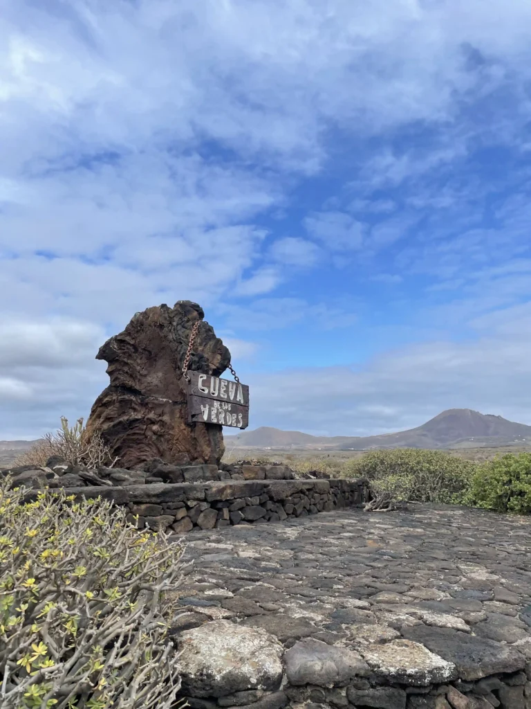 Entrada Cueva de los Verdes, qué ver en 5 días en Lanzarote - La Maleta Inquieta