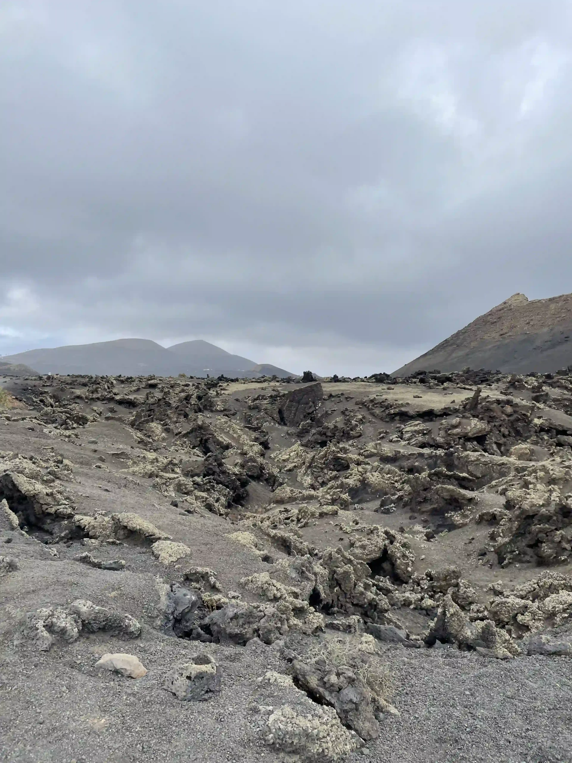 Ruta Caldera Blanca Lanzarote - La Maleta Inquieta