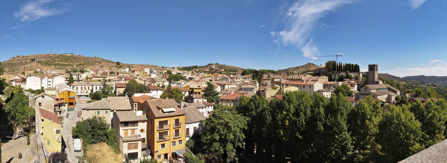 Vista panorámica del casco histórico de Brihuega con la parte alta del pueblo. Foto propia La Maleta Inquieta, junio 2026.