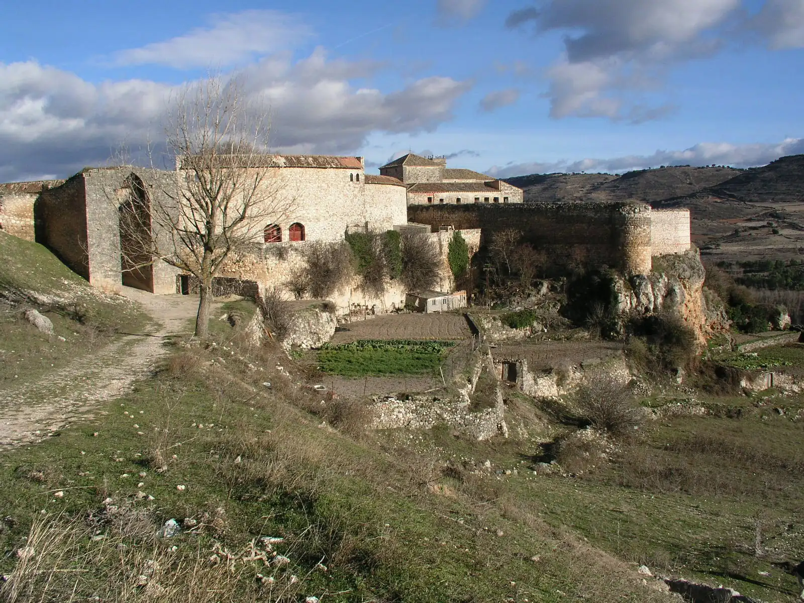 Castillo de Peña Bermeja de Brihuega, contiguo a la Real Fábrica de Paños en la parte alta. Foto propia La Maleta Inquieta, junio 2026.