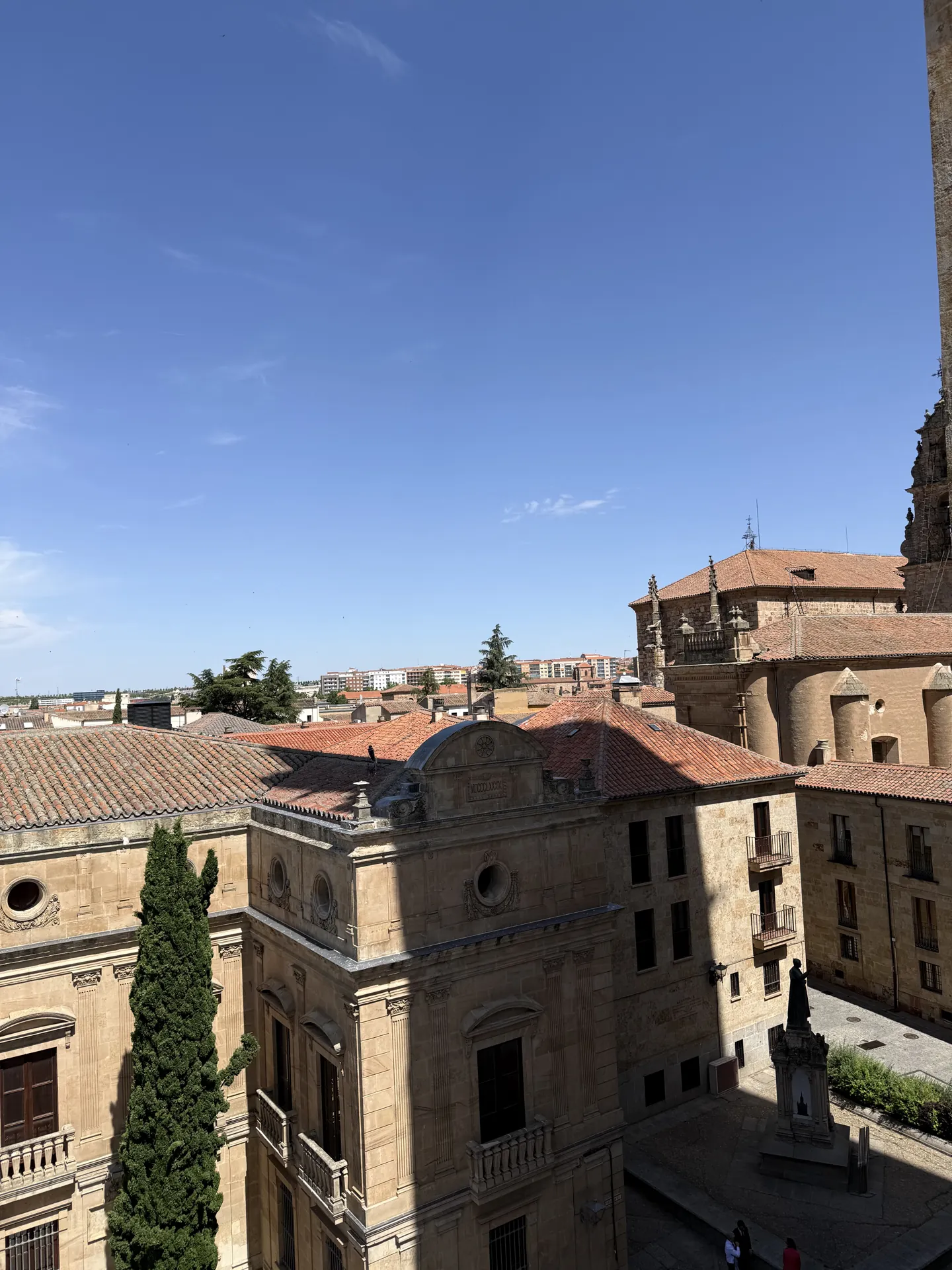 Vista de los tejados dorados de Salamanca desde las cubiertas de la Catedral en la ruta Ieronimus. Foto propia La Maleta Inquieta, junio 2026