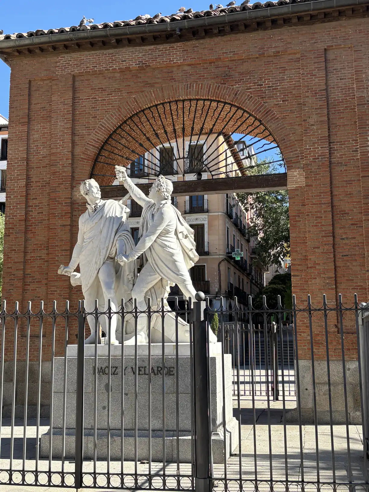 Monumento del Dos de Mayo en la plaza homónima del barrio de Malasaña, en Madrid. Foto propia La Maleta Inquieta, julio 2026