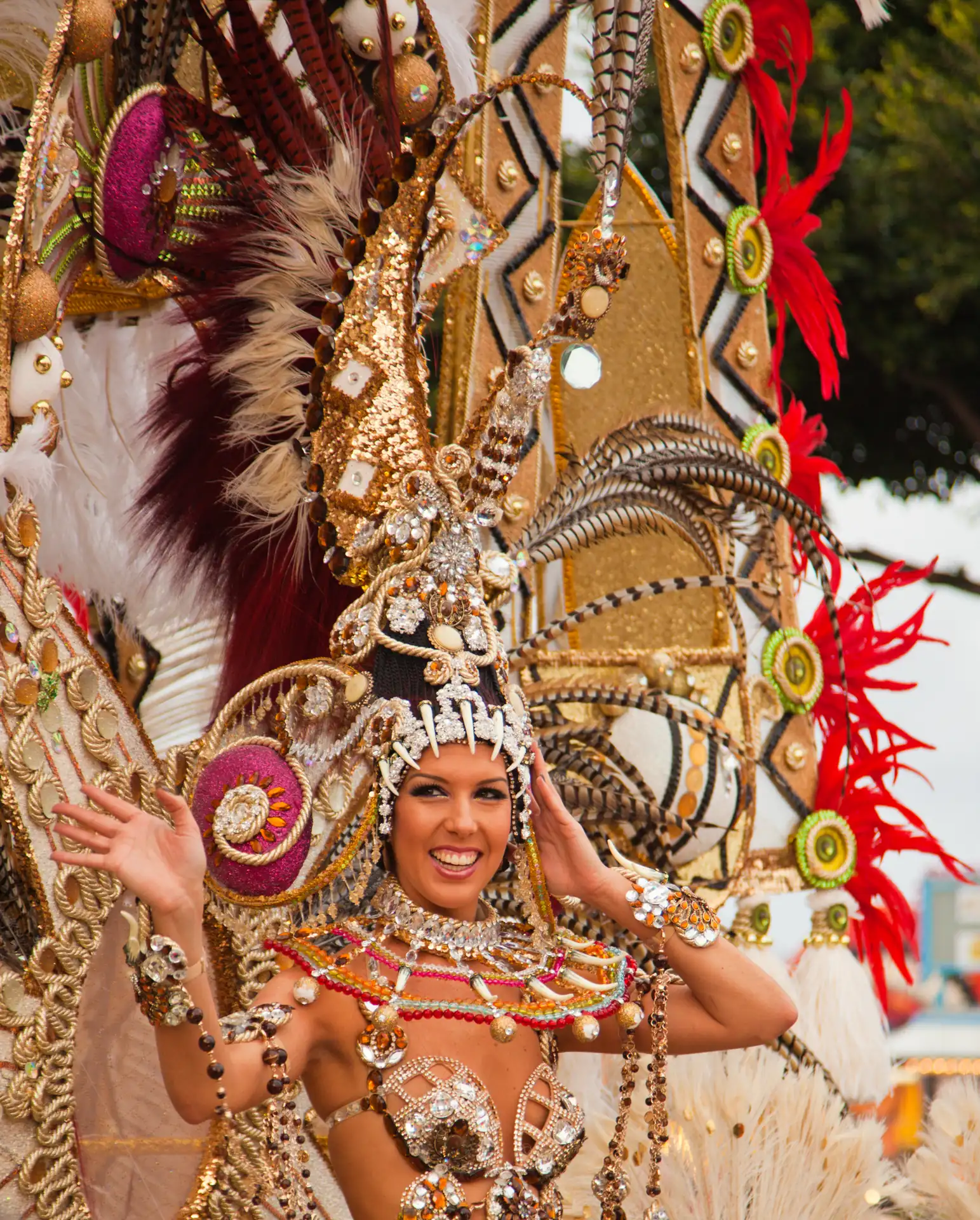 Ambiente de disfraces y color en el Carnaval de Santa Cruz de Tenerife, la gran fiesta del invierno canario (Pexels)
