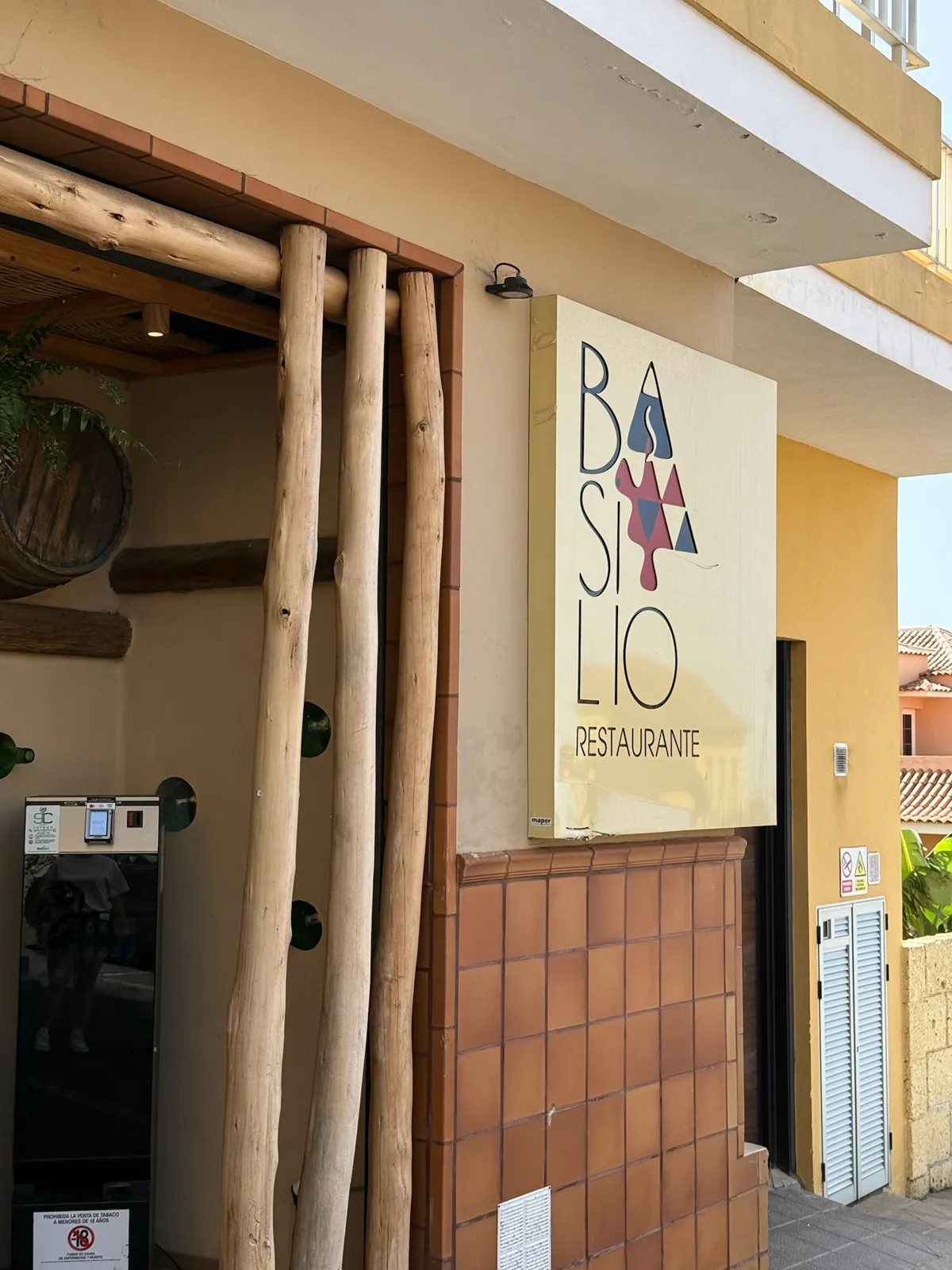 Fachada del Restaurante Basilio en La Matanza de Acentejo, en el norte de Tenerife. Foto propia La Maleta Inquieta, agosto 2026