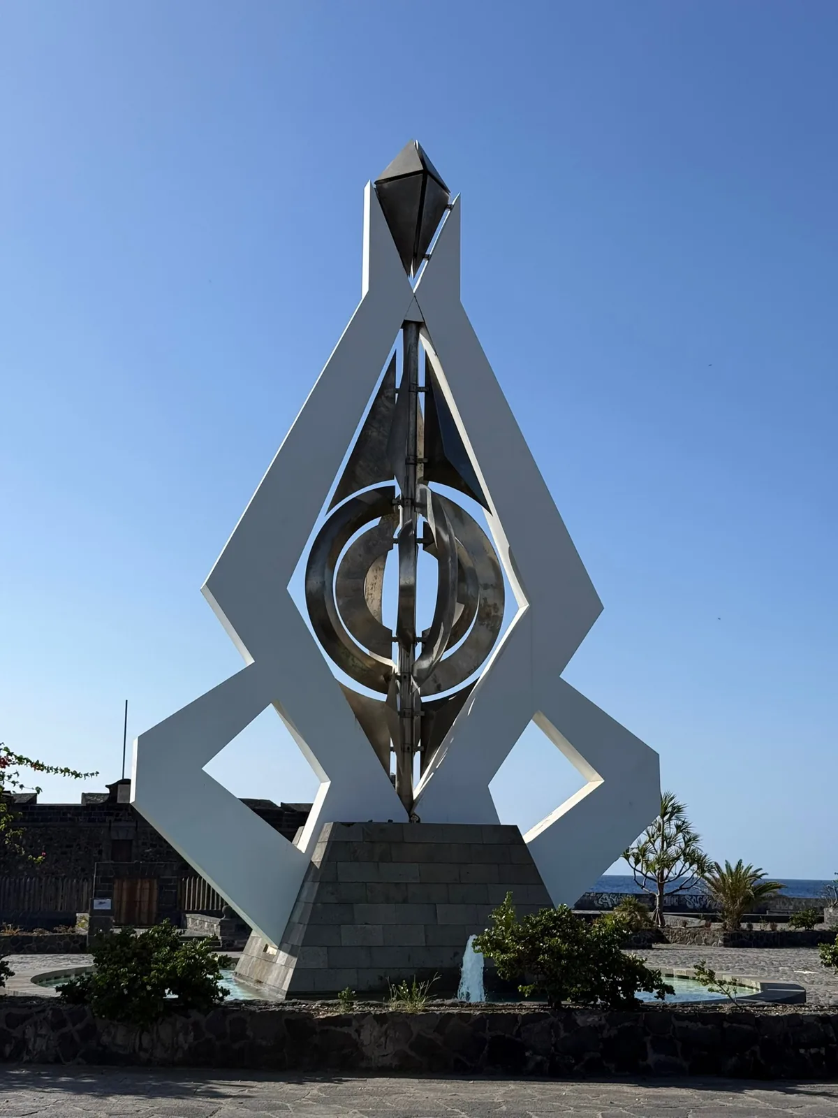 Monumento a los menceyes guanches en Tenerife, con las figuras de bronce de los reyes guanches