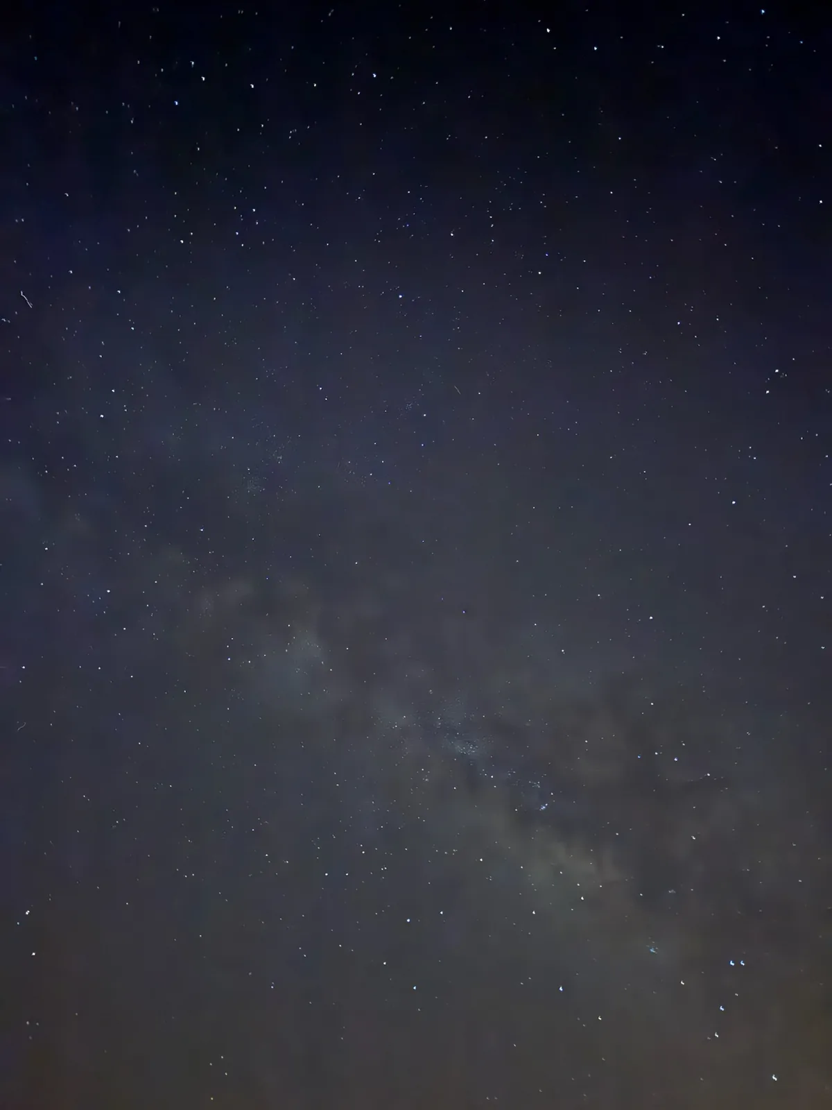 Vía Láctea visible en cielo nocturno estrellado del Teide. Foto propia La Maleta Inquieta, agosto 2026.